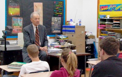 Chief Justice VandeWalle has a discussion with a class of Northwood students