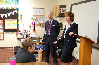 Justice Jerod Tufte and Justice Lisa Fair McEvers spoke to students about their jobs on the Supreme Court.