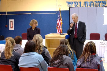 Justice Kapsner and Chief Justice VandeWalle spoke to students in the "courtroom" prior to oral arguments.