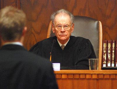 Chief Justice VandeWalle listens to an attorney during the State v. Lium arguments