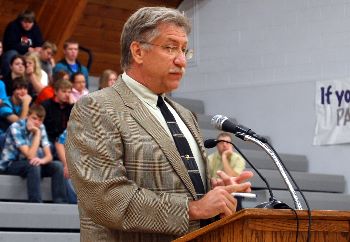 Attorney Bruce A. Selinger presents arguments on behalf of the appellants.